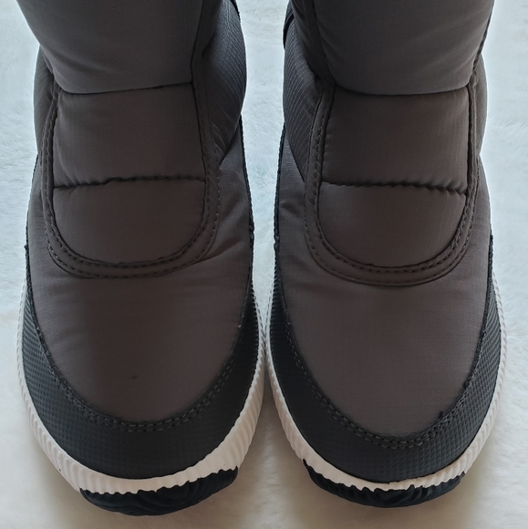 Sorel boots - Picture 4 of 4